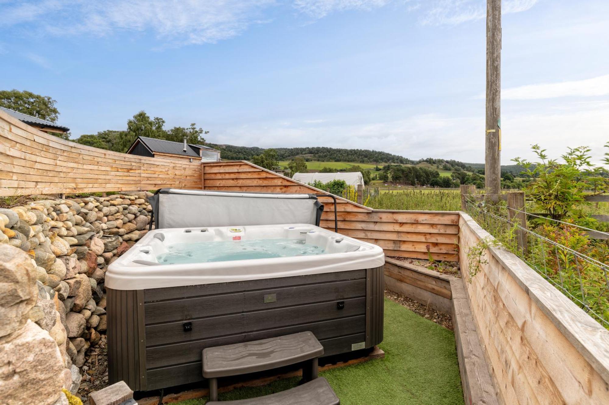 Alba - Charming Boutique Forest View Cabin With Hot Tub In בלאטר מראה חיצוני תמונה